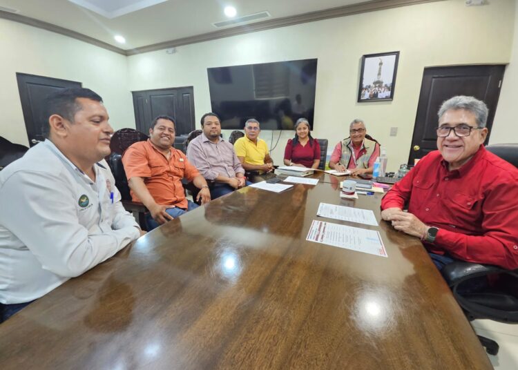 Recibe Armando Martínez a nueva dirigencia del SUTRA