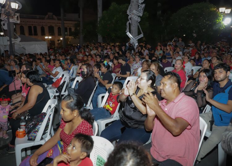 Espectacular exhibición y concurso de Catrinas en Tampico