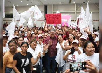 Acude alcalde AMM a Asamblea Informativa de MORENA