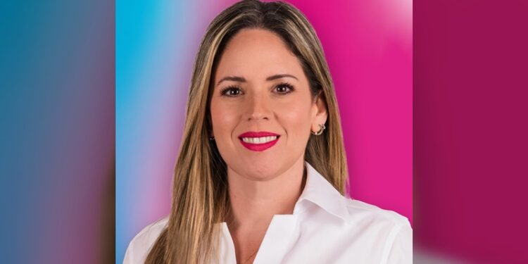 Renuncia Ale Cárdenas al PRI