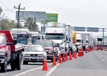 Exigen a Operadora de Autopistas del Noreste resuelva el conflicto en la Monterrey-Nuevo Laredo
