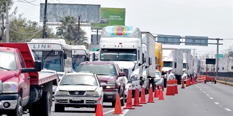Exigen a Operadora de Autopistas del Noreste resuelva el conflicto en la Monterrey-Nuevo Laredo