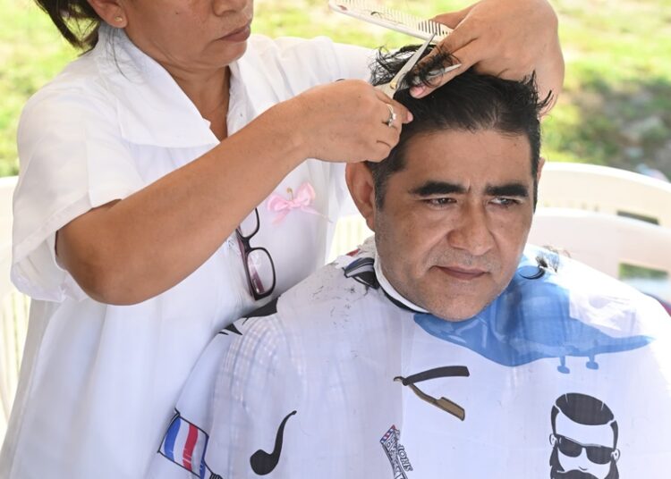 Brinda DIF Tampico servicios y atención médica en Jornada del Bienestar