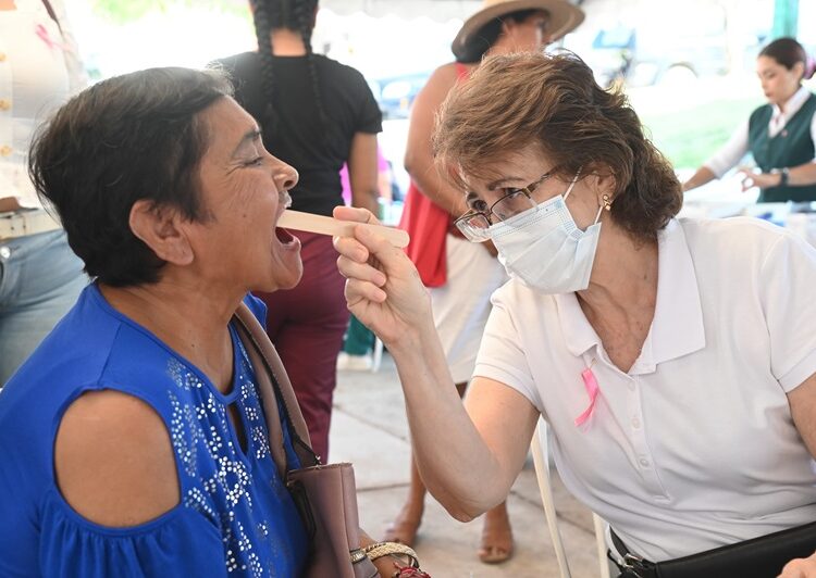 Brinda DIF Tampico servicios y atención médica en Jornada del Bienestar