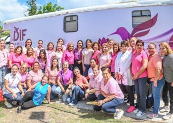 Brinda DIF Tampico servicios y atención médica en Jornada del Bienestar