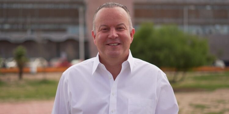 Carlos Canturosas vota a favor de fortalecer el transporte ferroviario de pasajeros