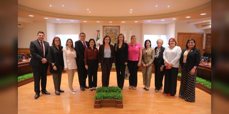 ¡Claudette es presidenta del DIF NLD!