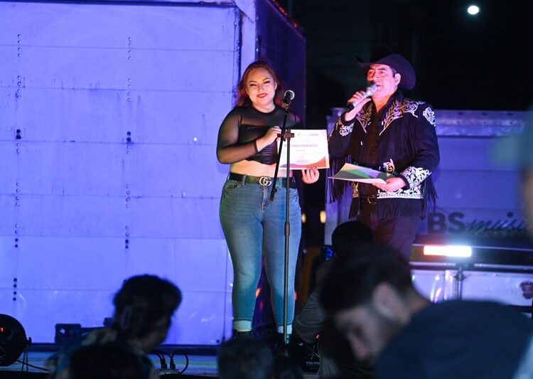 Con alegría y orgullo festejan 274 años de fundación de Victoria