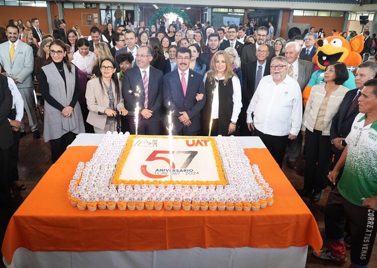 Consolida la UAT 57 años de prestigio académico de la FCAV