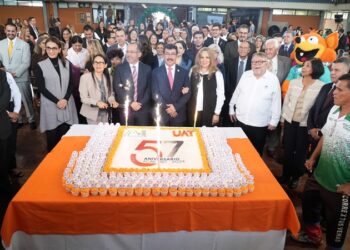 Consolida la UAT 57 años de prestigio académico de la FCAV
