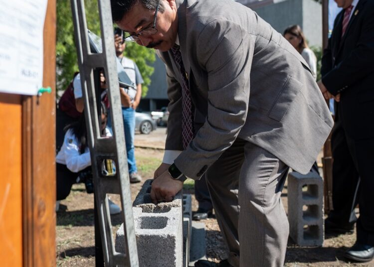 Consolida la UAT formación de ingenieros y científicos