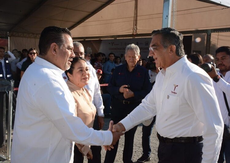 Cumple AVA al Tec Victoria; construye gimnasio