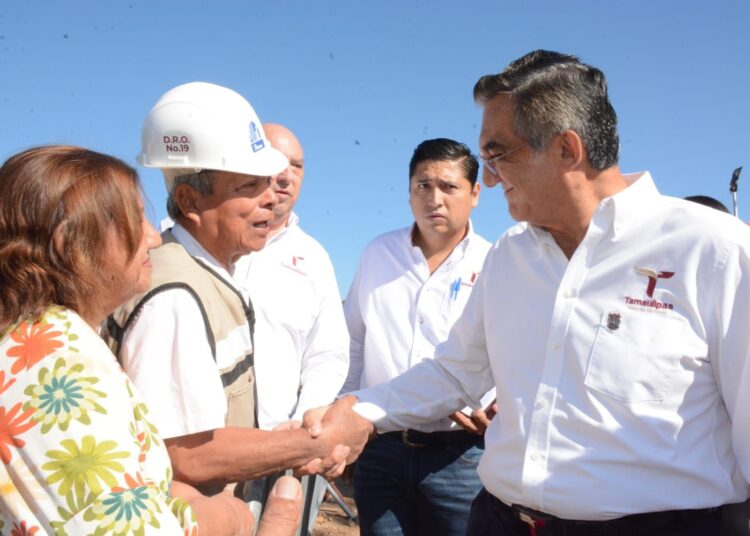 Cumple AVA al Tec Victoria; construye gimnasio