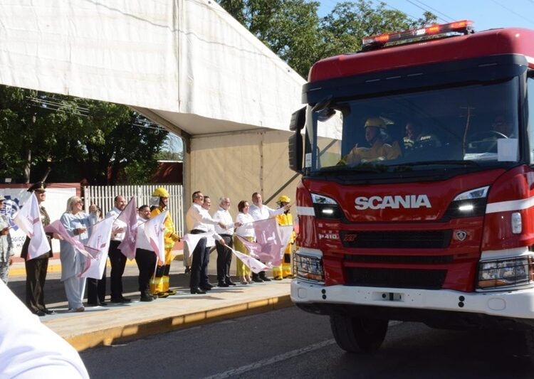 Cumple AVA al Tec Victoria; construye gimnasio