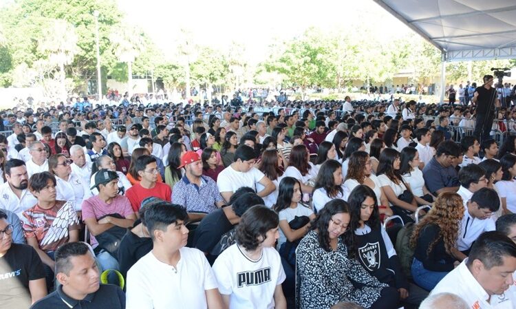 Cumple AVA al Tec Victoria; construye gimnasio