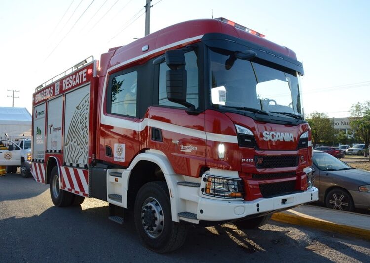 Cumple AVA al Tec Victoria; construye gimnasio