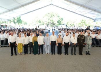 Cumple AVA al Tec Victoria; construye gimnasio