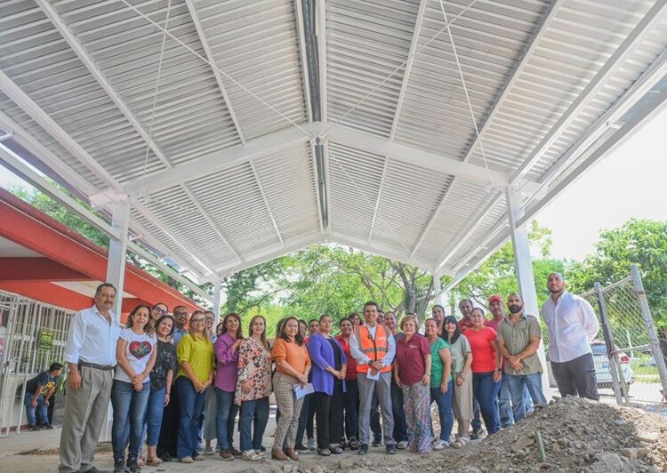 Cumple Lalo Gattás sueño de maestros del CAM “Porfirio Díaz”