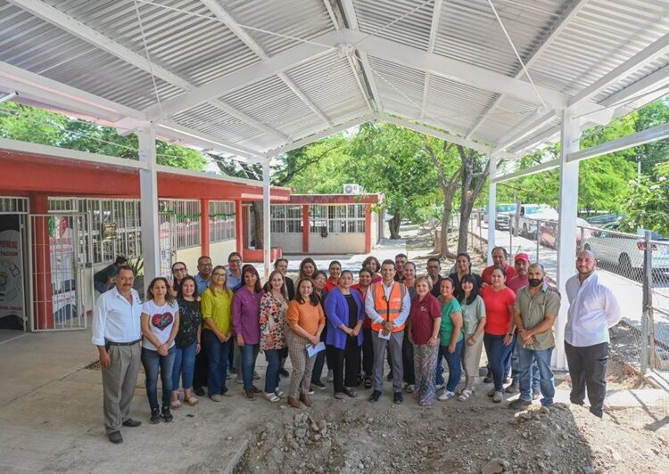 Cumple Lalo Gattás sueño de maestros del CAM “Porfirio Díaz”