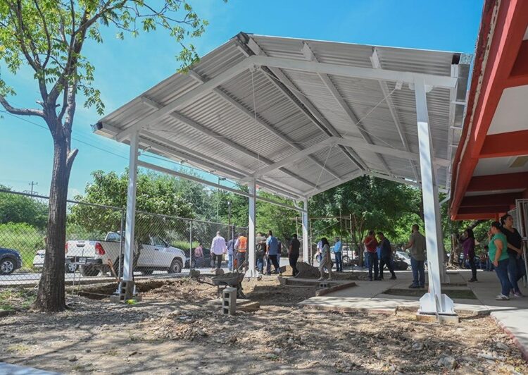 Cumple Lalo Gattás sueño de maestros del CAM “Porfirio Díaz”