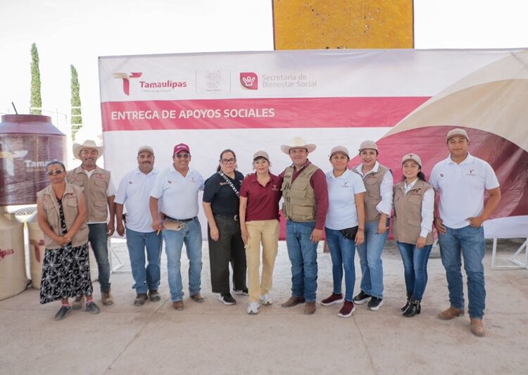 Cumple gobernador con pobladores del ejido Francisco Villa de Tula