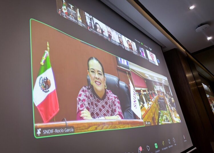 Participa María de Villarreal en reunión de trabajo con la nueva titular del Sistema Nacional DIF