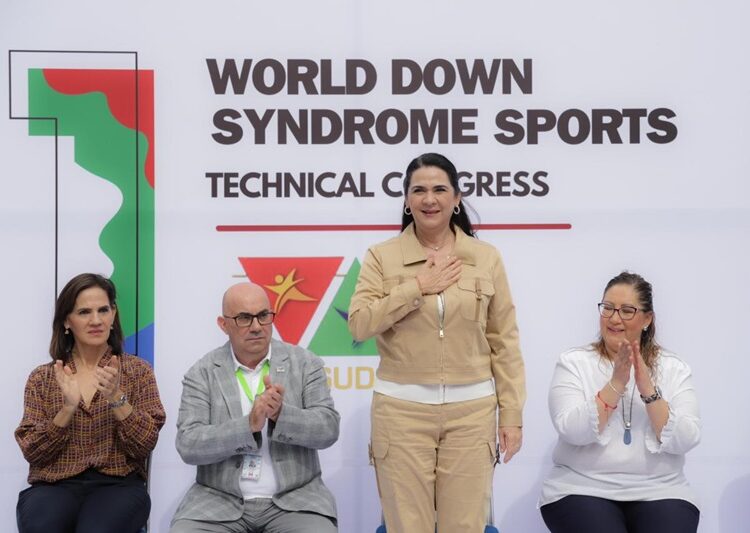 En Tampico, Mónica inaugura Congreso Down