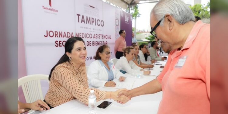 Encabeza Mónica Villarreal nueva Jornada del Bienestar en Plaza de Armas