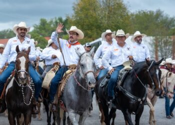 Encabeza el rector Dámaso Anaya aniversarios de facultades de la UAT