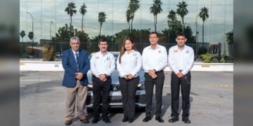 Entrega el rector premios del sorteo para docentes del SUTAUAT