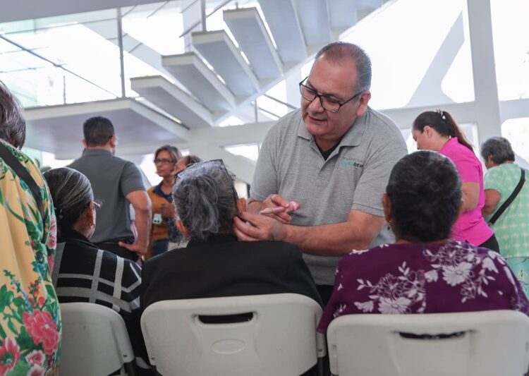 Entregan DIF Tamaulipas y Fundación Telmex 300 aparatos auditivos