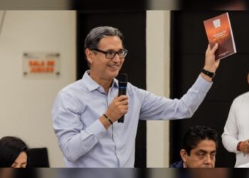 Erasmo González participa en la presentación del libro “Transformación Económica”