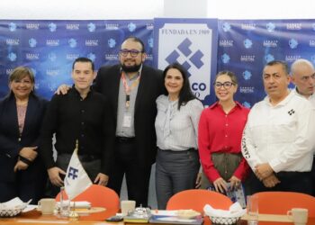 Expone Mónica avances y proyectos de desarrollo a socios de Canaco