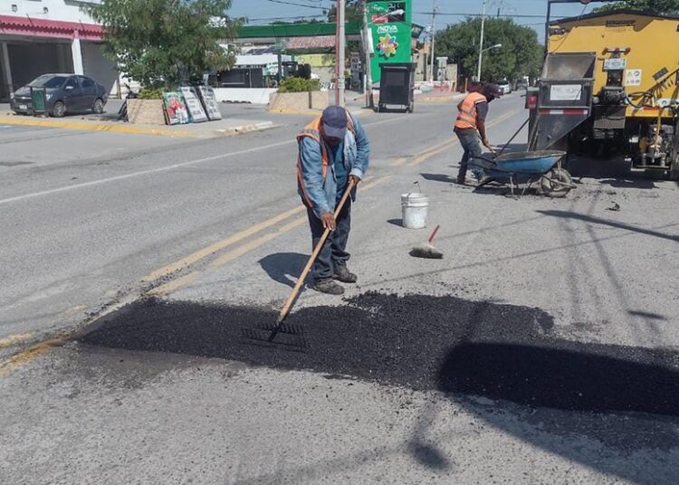 Extiende Municipio bacheo a más colonias de Victoria