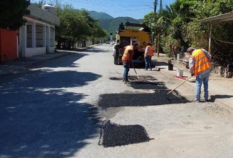 Extiende Municipio bacheo a más colonias de Victoria