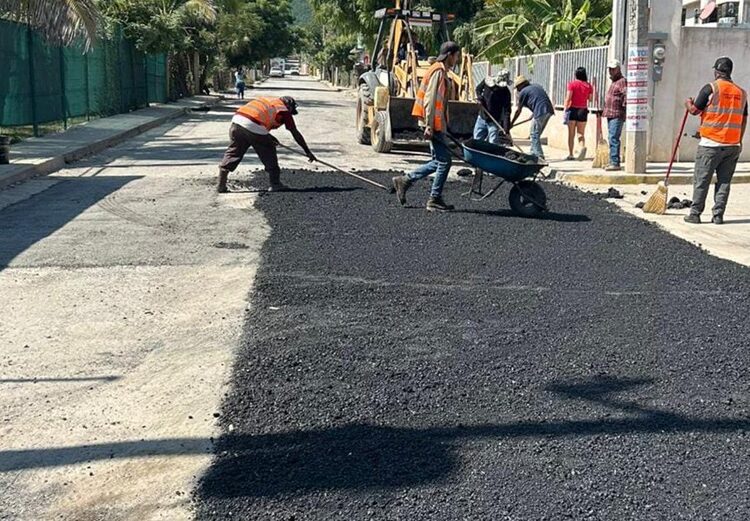 Extiende Municipio bacheo a más colonias de Victoria