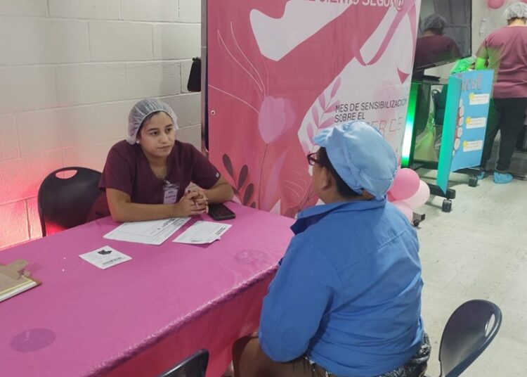 Facilita NLD servicios de salud a trabajadores de la Empresa TKR