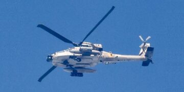 Helicóptero chocó contra torre de radio en Houston