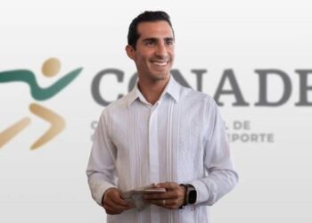 Rommel Pacheco revoca cancelación de becas