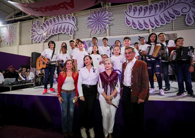 Inauguran AVA y María stand del DIF Estatal en la Feria Tamaulipas 2024