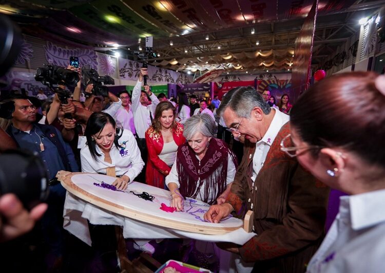 Inauguran AVA y María stand del DIF Estatal en la Feria Tamaulipas 2024