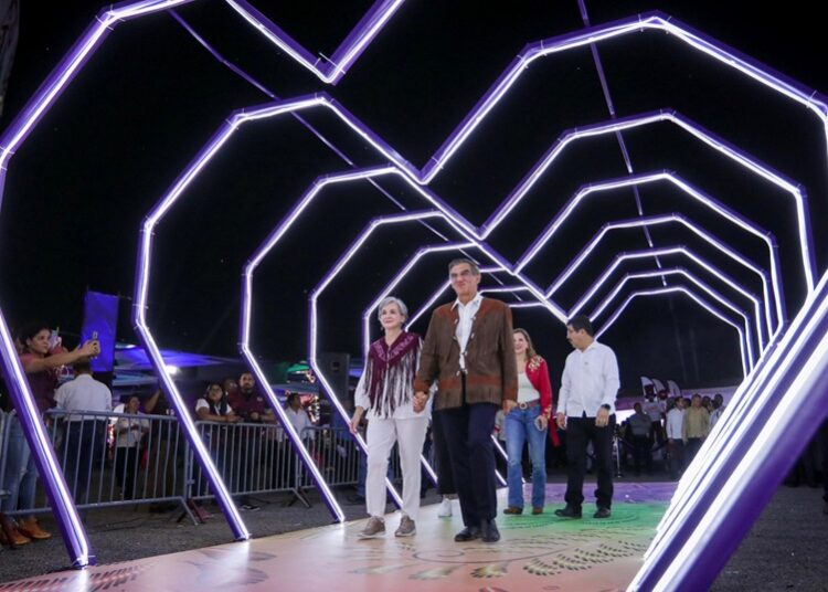 Inauguran AVA y María stand del DIF Estatal en la Feria Tamaulipas 2024