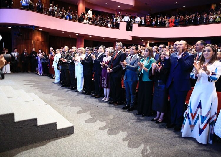 Inicia AVA conversatorio “Dos años de memorias de una transformación”