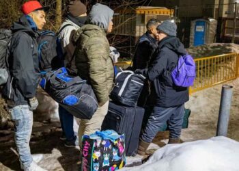 Canadá reducirá inmigración un 27% en 3 años