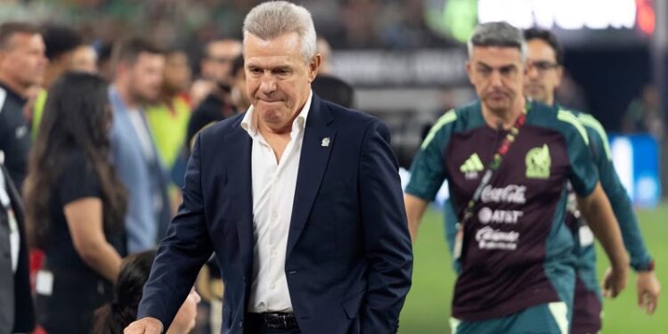 «El Vasco» es hospitalizado previo al juego de México