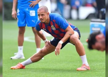 ‘Chicharito’ ya entrena con Chivas