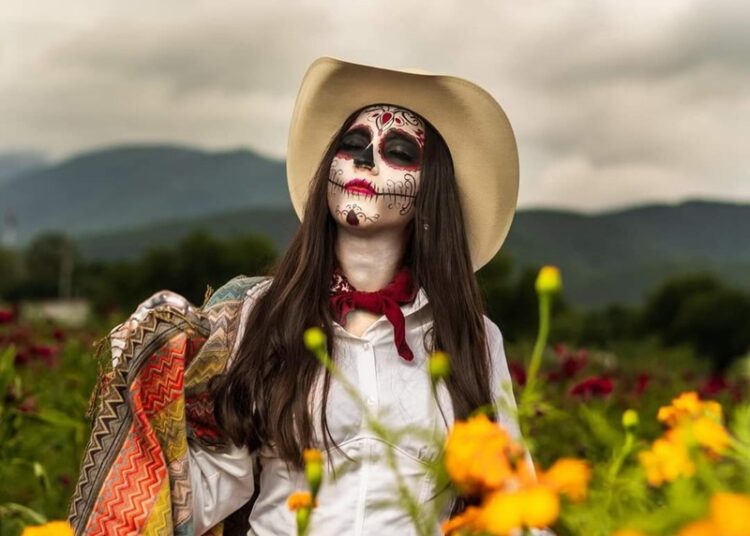 Diputada de Victoria se disfraza de Catrina del Norte