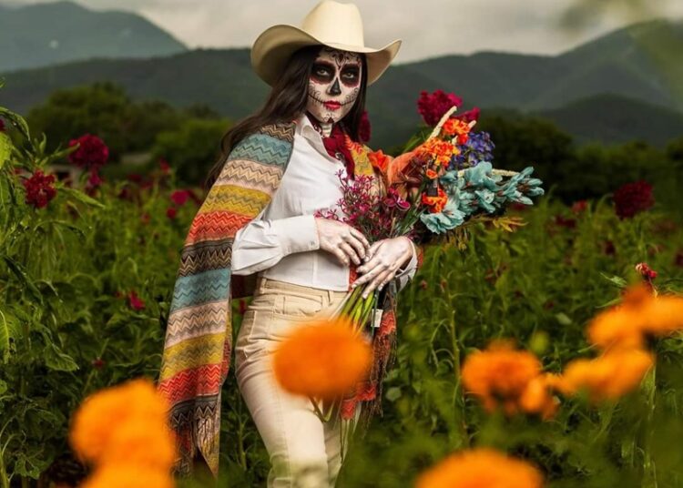 Diputada de Victoria se disfraza de Catrina del Norte