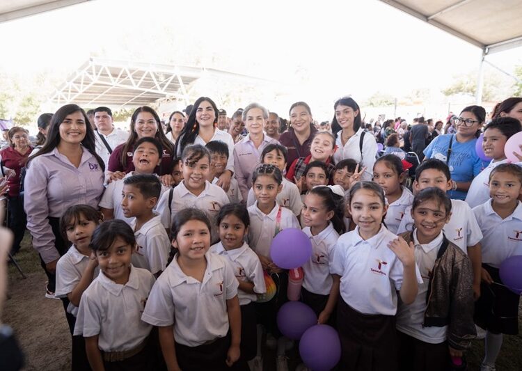 María de Villarreal lleva “Transformando Familias” a la ribereña