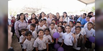María de Villarreal lleva “Transformando Familias” a la ribereña